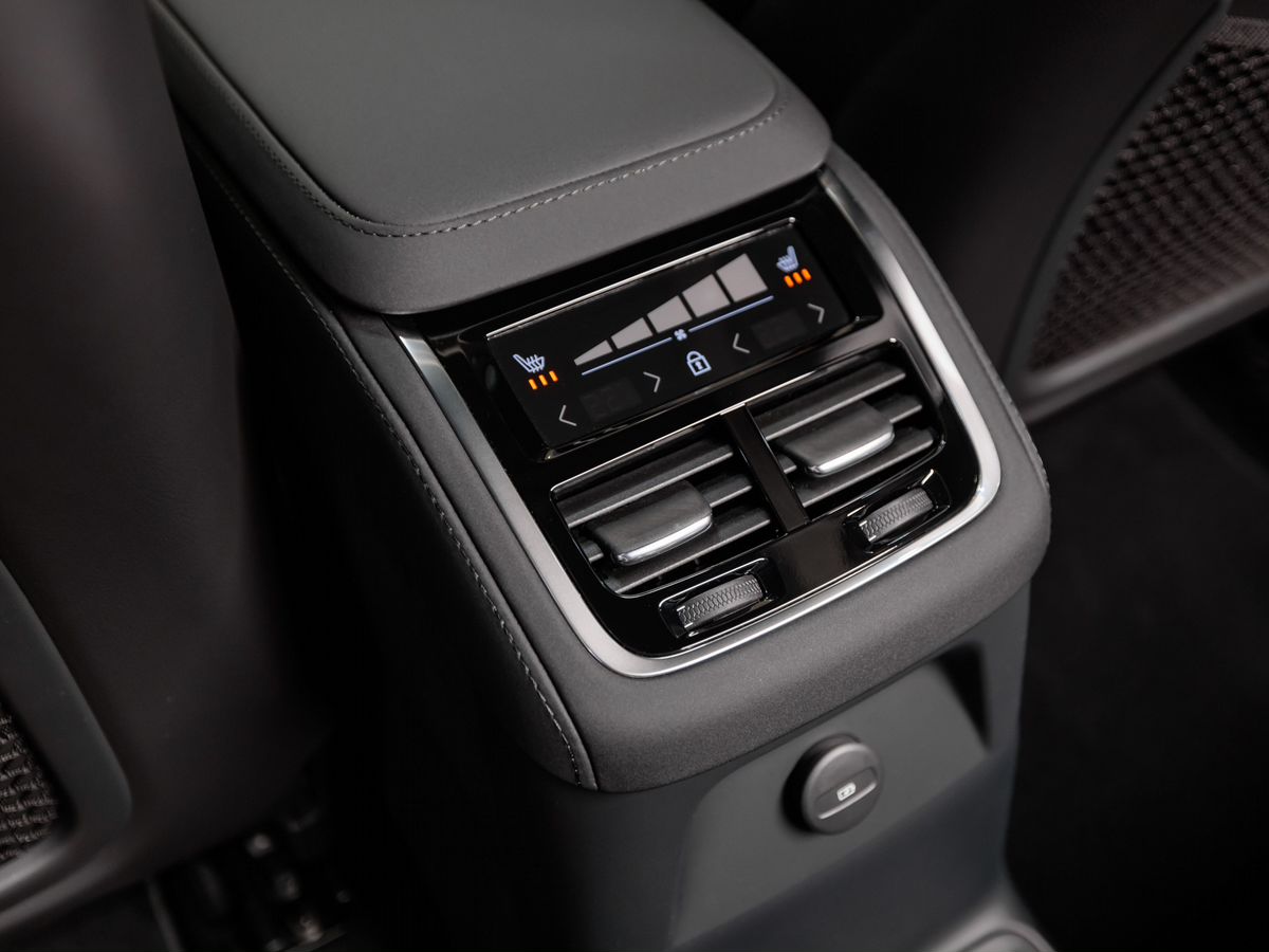 Volvo XC90 II Рестайлинг 2 T8 2.0hyb AT (455 л.с.) 4WD