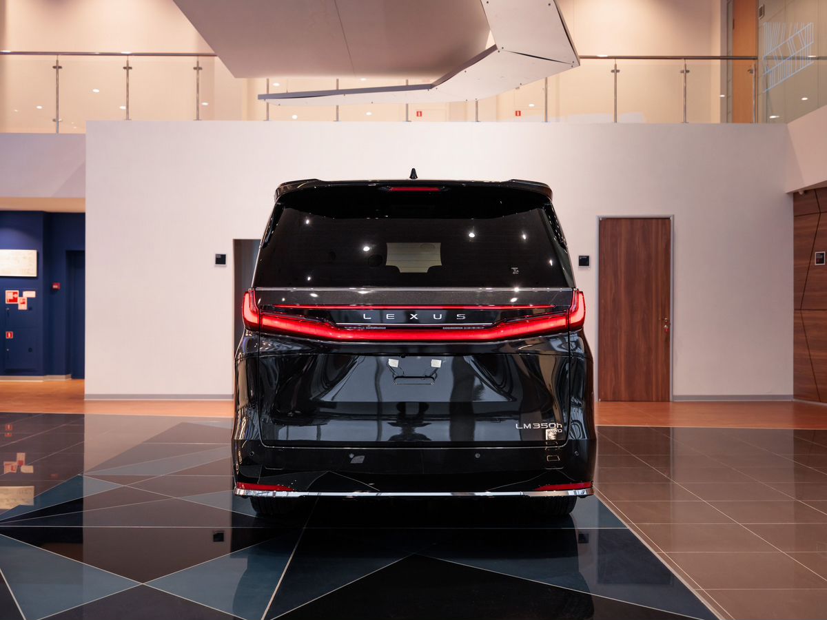 Lexus LM II 350h 2.5hyb CVT (250 л.с.) 4WD