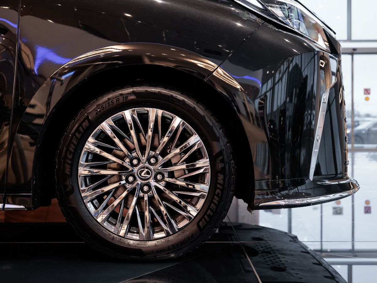 Lexus LM II 350h 2.5hyb CVT (250 л.с.) 4WD