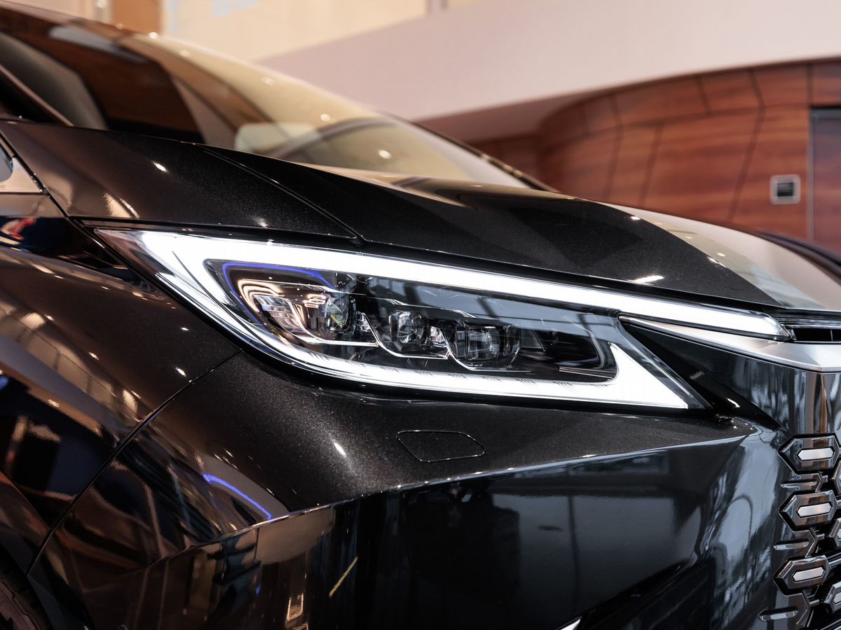 Lexus LM II 350h 2.5hyb CVT (250 л.с.) 4WD