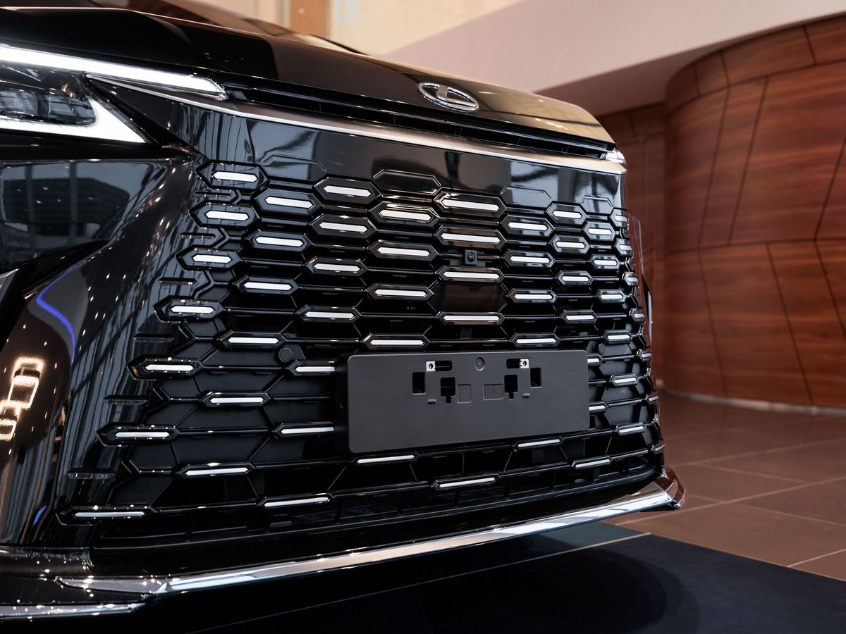 Lexus LM II 350h 2.5hyb CVT (250 л.с.) 4WD