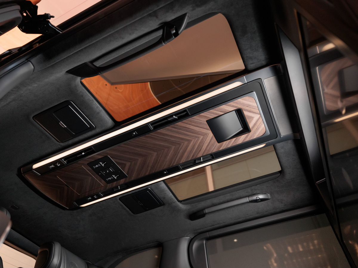 Lexus LM II 350h 2.5hyb CVT (250 л.с.) 4WD