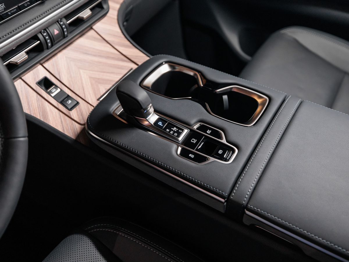 Lexus LM II 350h 2.5hyb CVT (250 л.с.) 4WD