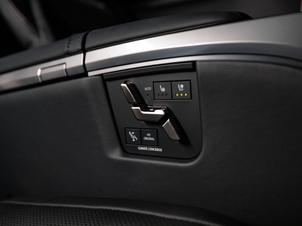 Lexus LM II 350h 2.5hyb CVT (250 л.с.) 4WD