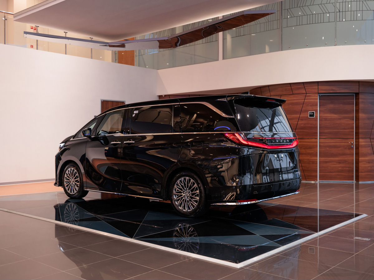 Lexus LM II 350h 2.5hyb CVT (250 л.с.) 4WD