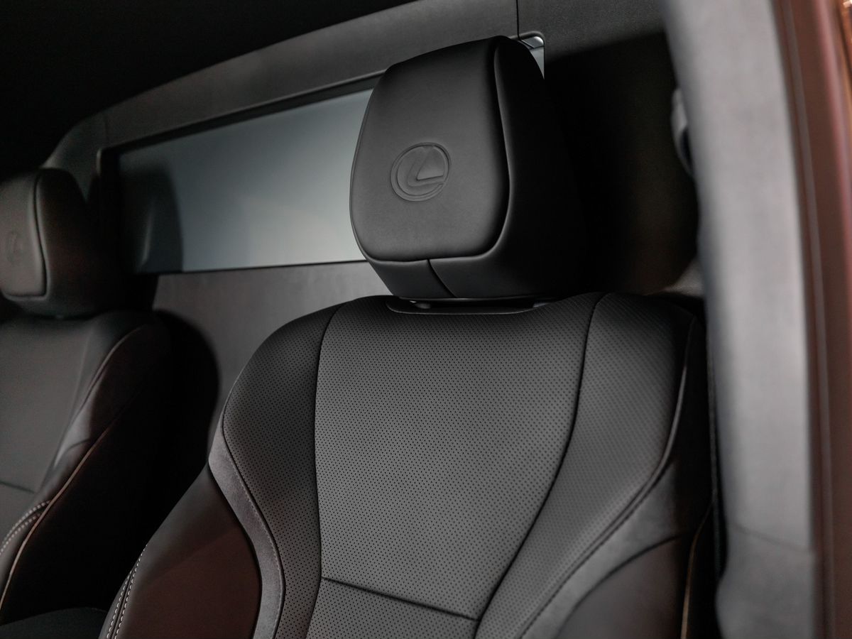 Lexus LM II 350h 2.5hyb CVT (250 л.с.) 4WD