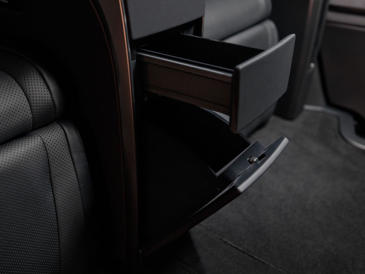 Lexus LM II 350h 2.5hyb CVT (250 л.с.) 4WD