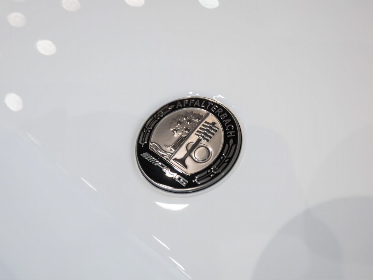 Mercedes-Benz G-Класс AMG II (W465) Рестайлинг 63 AMG 4.0 AT (585 л.с.) 4WD