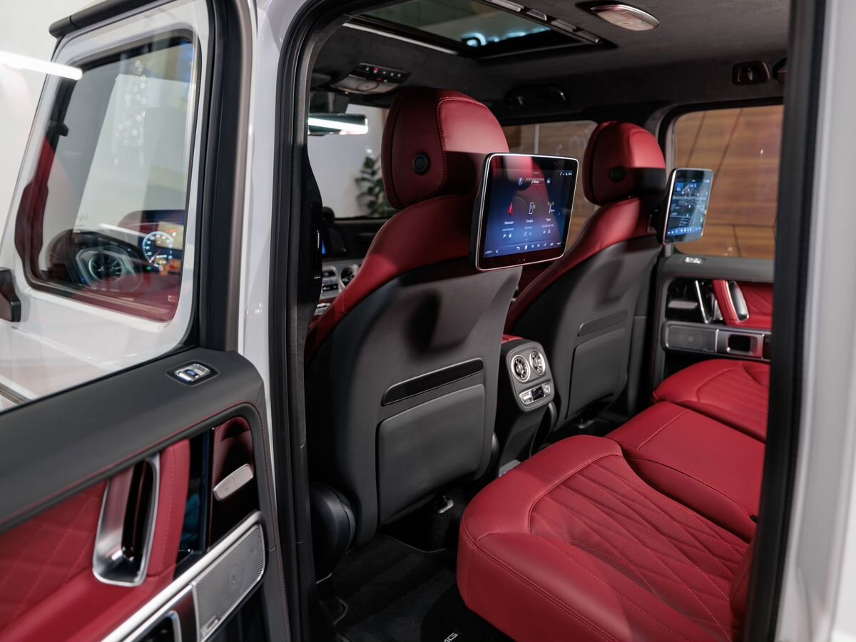 Mercedes-Benz G-Класс AMG II (W465) Рестайлинг 63 AMG 4.0 AT (585 л.с.) 4WD