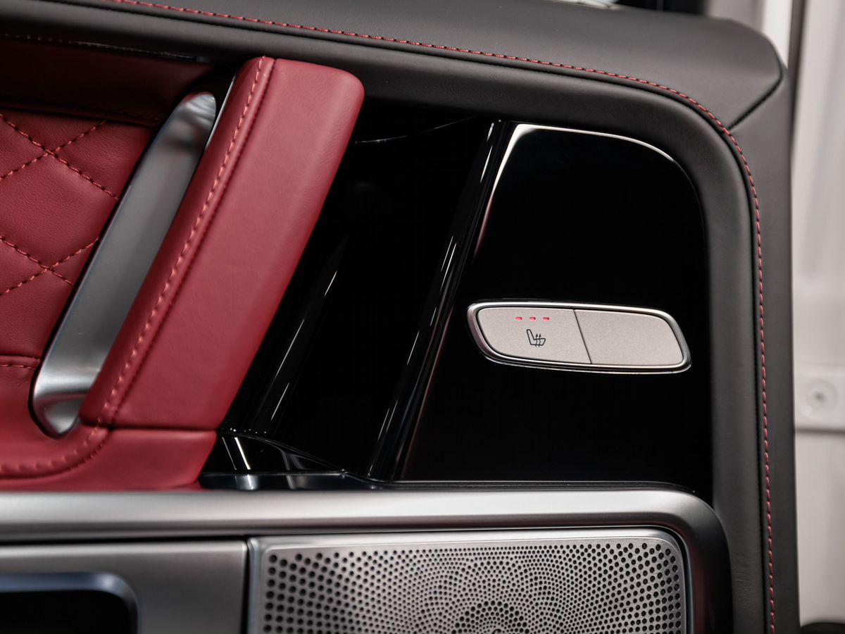 Mercedes-Benz G-Класс AMG II (W465) Рестайлинг 63 AMG 4.0 AT (585 л.с.) 4WD