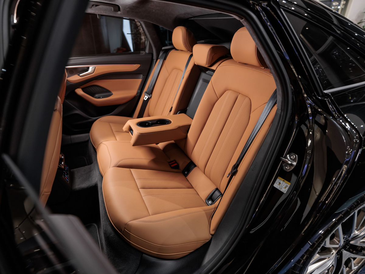 Audi A6 VI (C9) 3.0 AMT (367 л.с.) 4WD