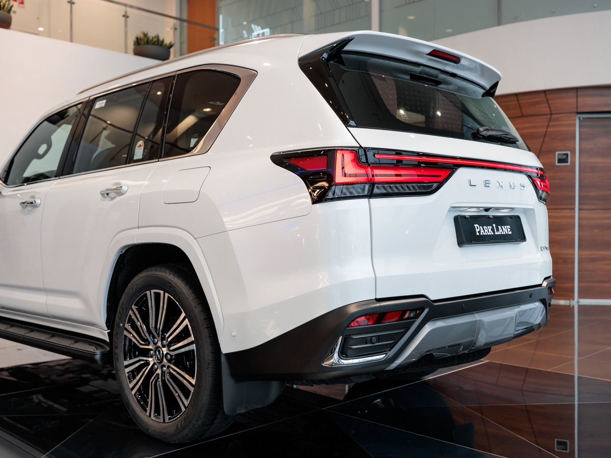 Lexus LX IV 700h 3.4hyb AT (457 л.с.) 4WD