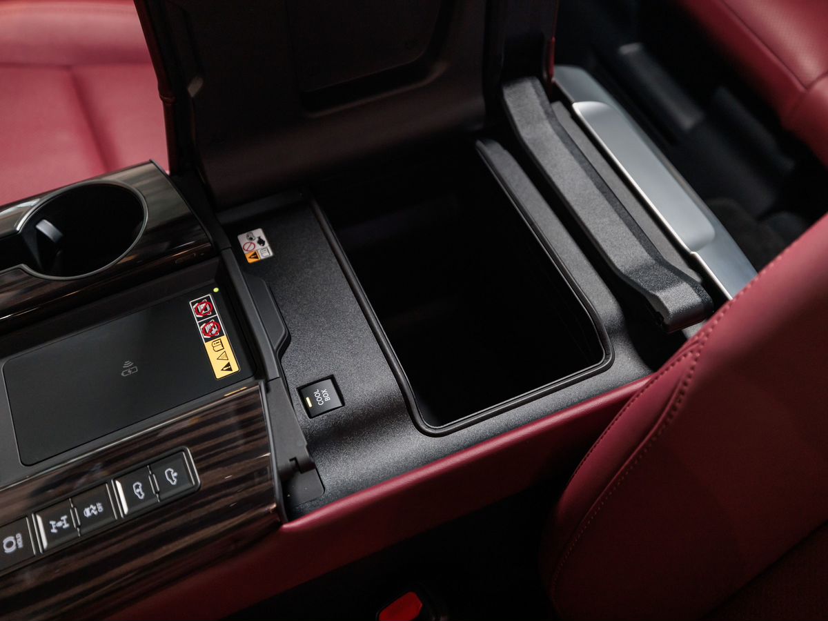 Lexus LX IV 700h 3.4hyb AT (457 л.с.) 4WD