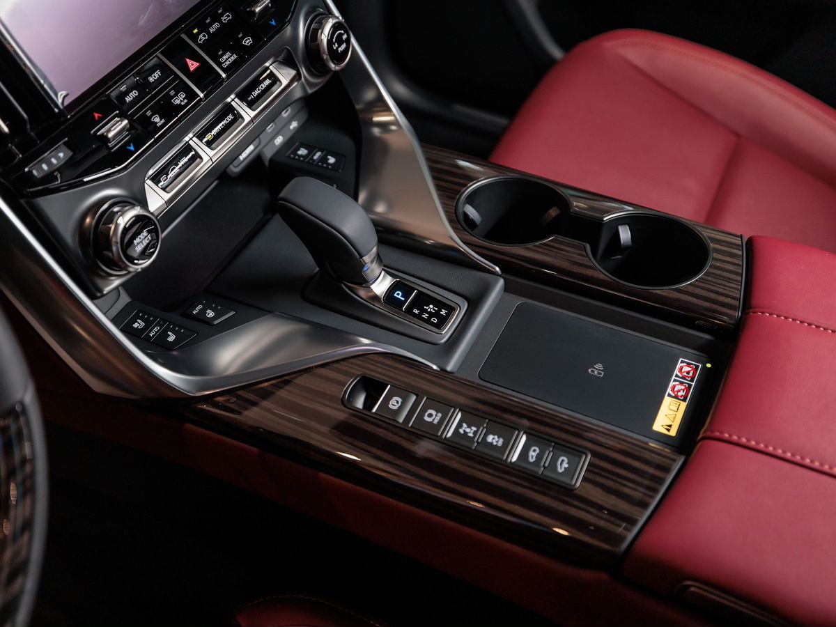 Lexus LX IV 700h 3.4hyb AT (457 л.с.) 4WD