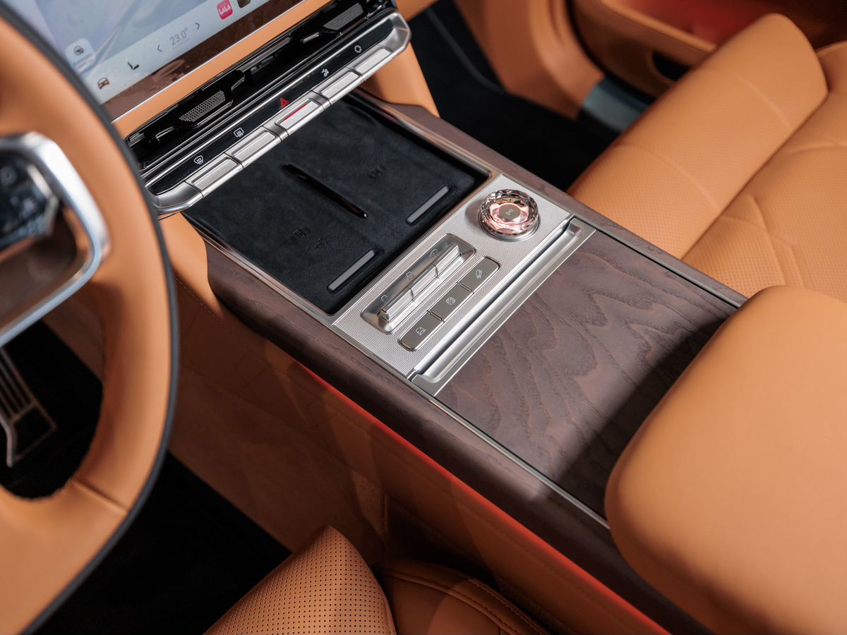 Zeekr 9X 55 kWh 2.0hyb AT (898 л.с.) 4WD