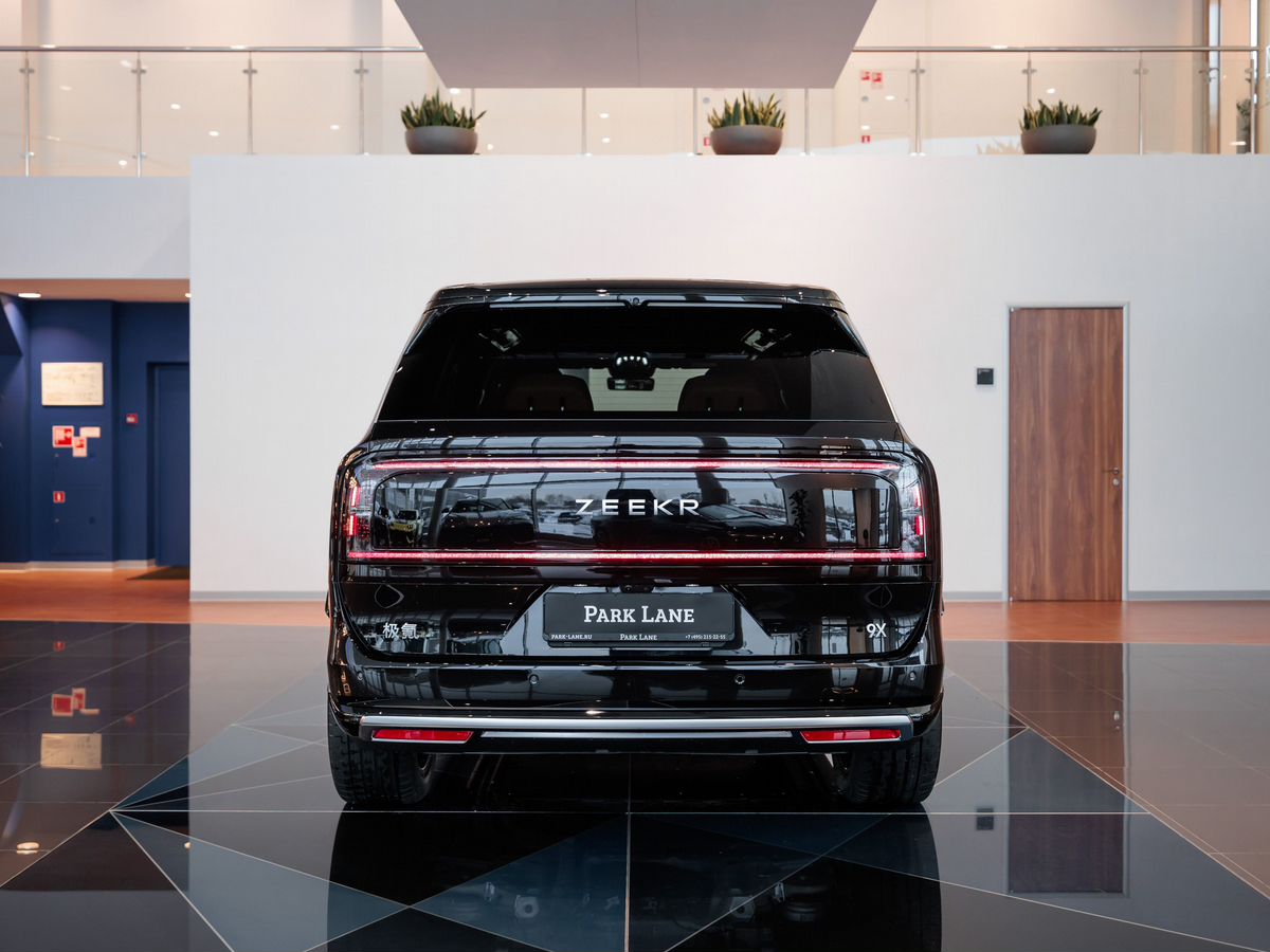 Zeekr 9X 55 kWh 2.0hyb AT (898 л.с.) 4WD