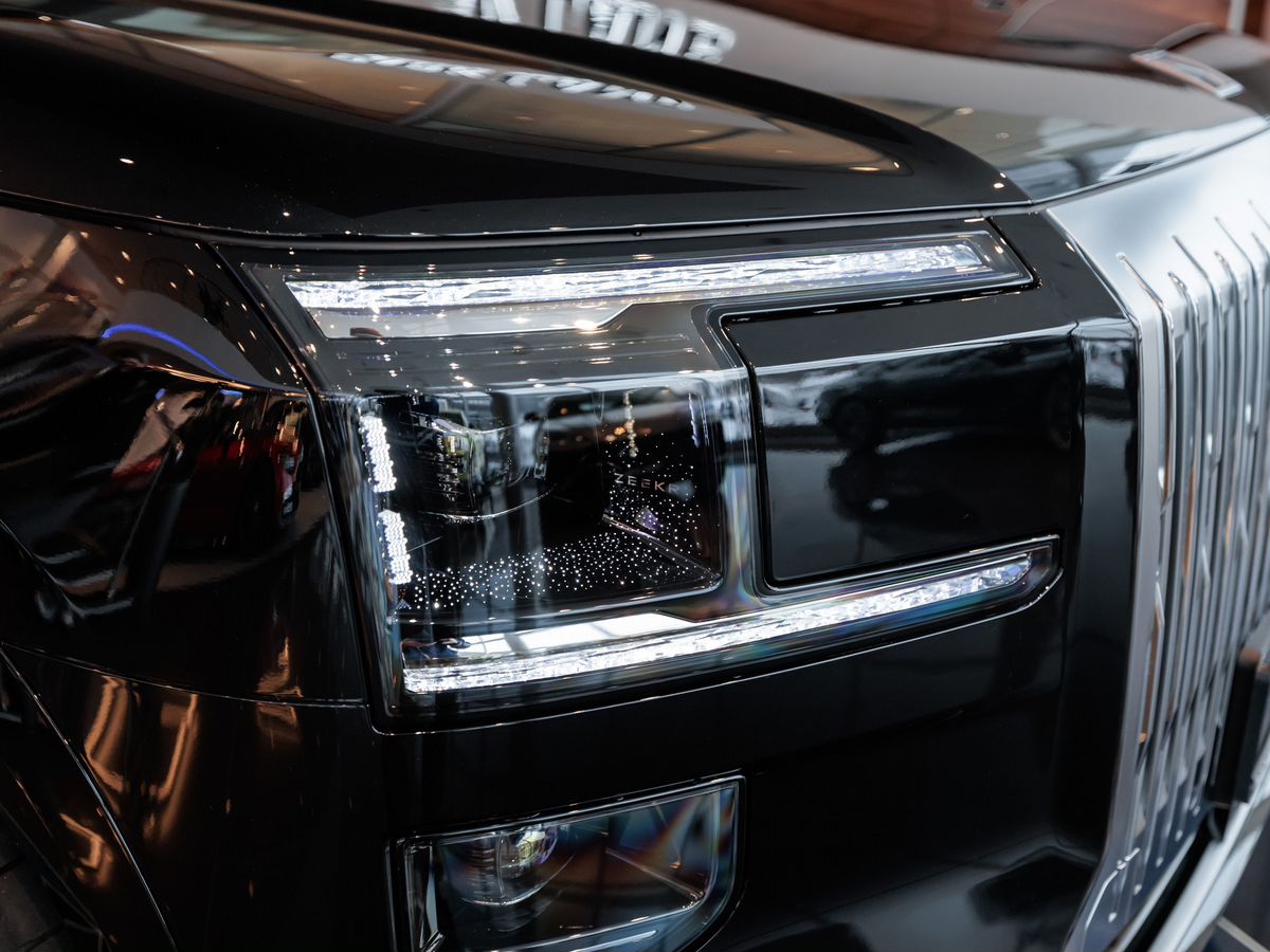 Zeekr 9X 55 kWh 2.0hyb AT (898 л.с.) 4WD