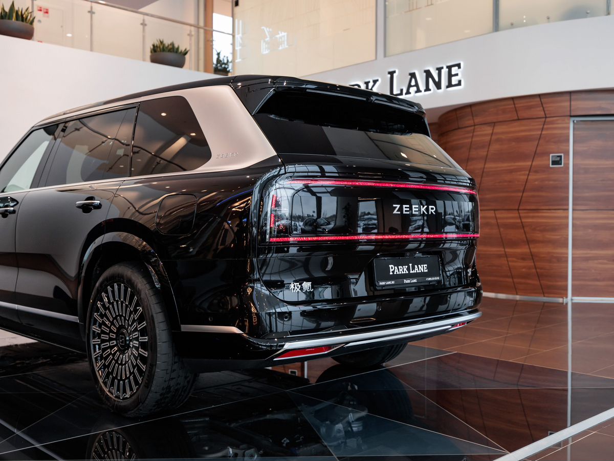 Zeekr 9X 55 kWh 2.0hyb AT (898 л.с.) 4WD