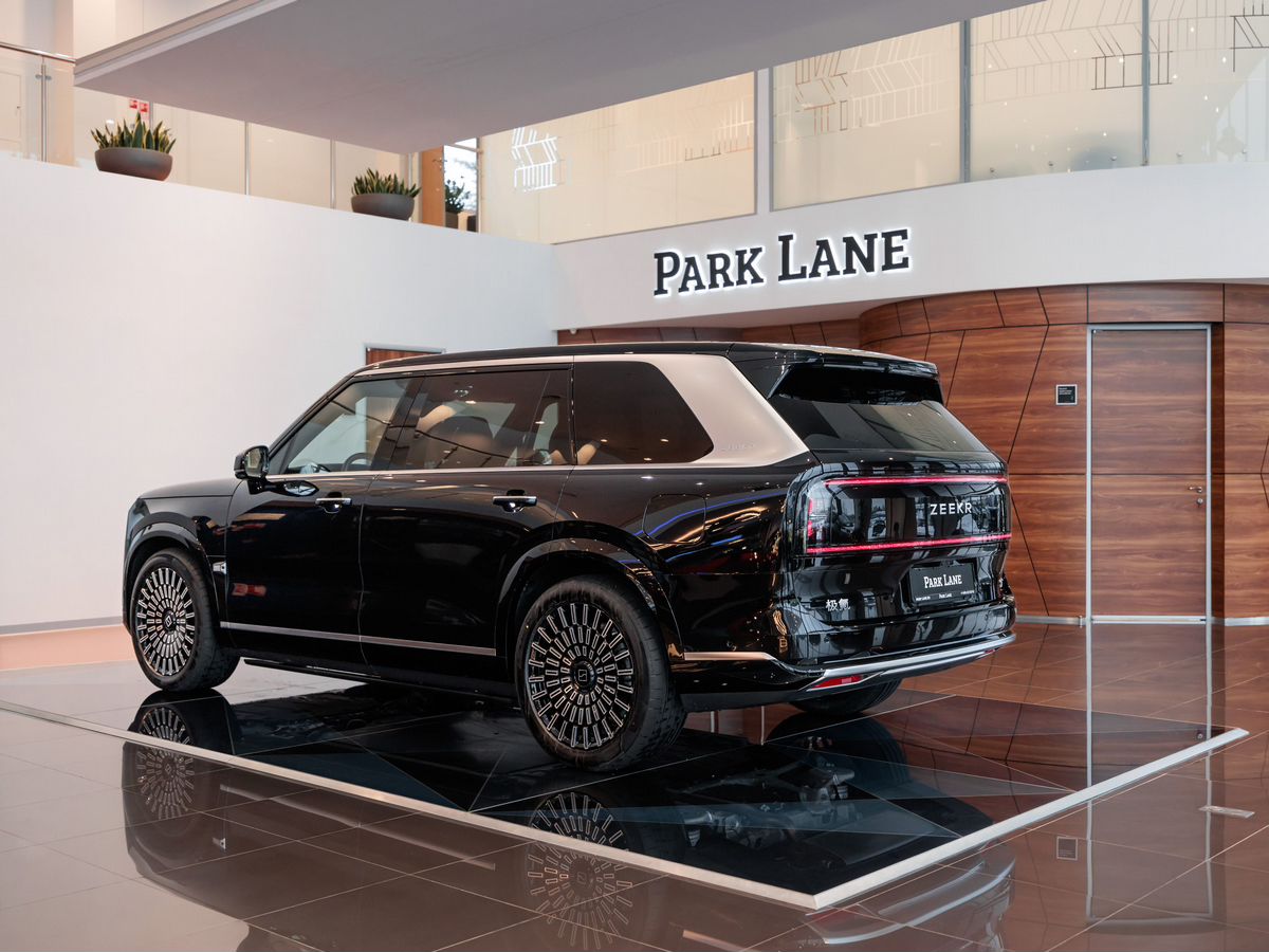 Zeekr 9X 55 kWh 2.0hyb AT (898 л.с.) 4WD