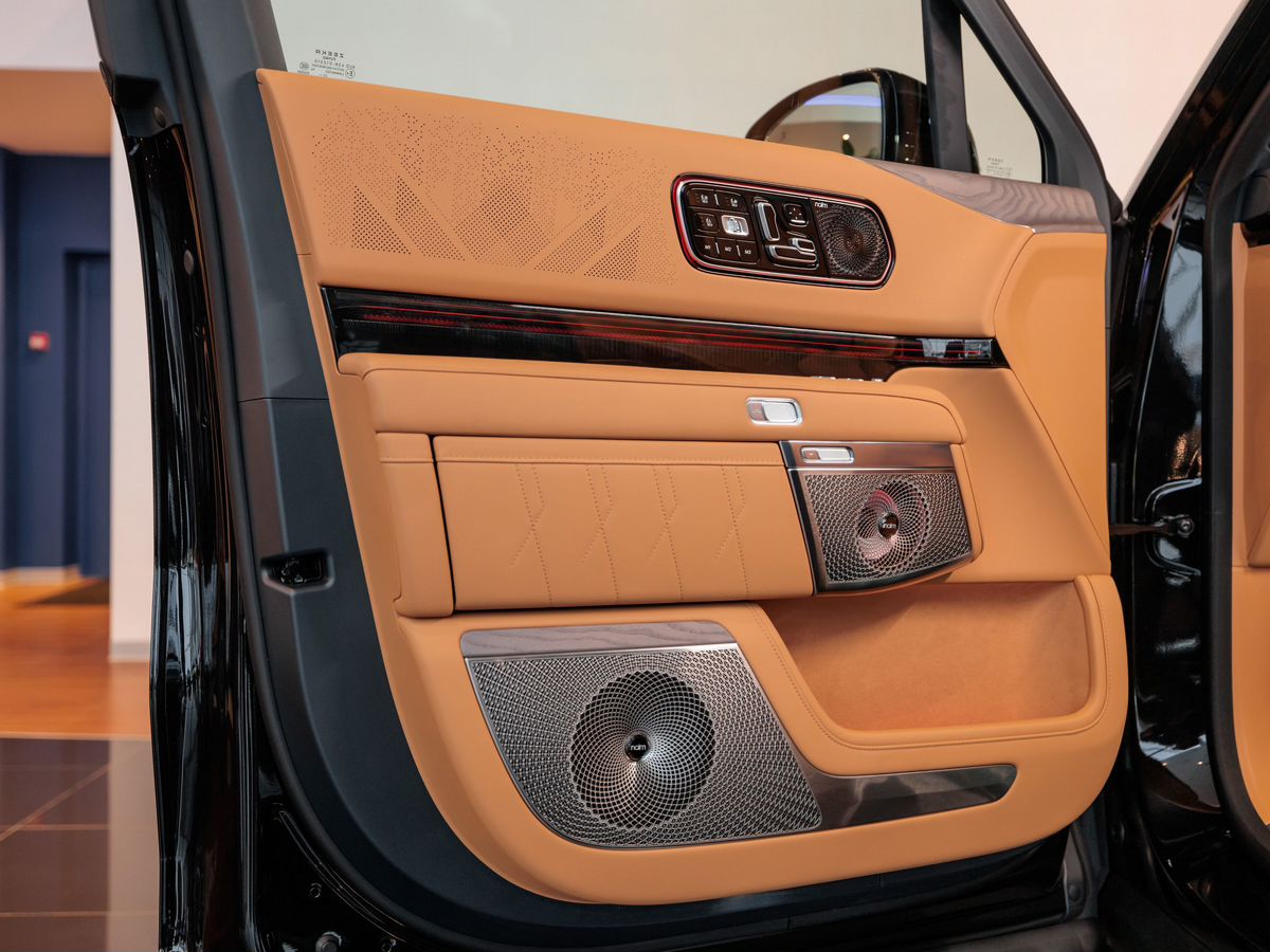 Zeekr 9X 55 kWh 2.0hyb AT (898 л.с.) 4WD