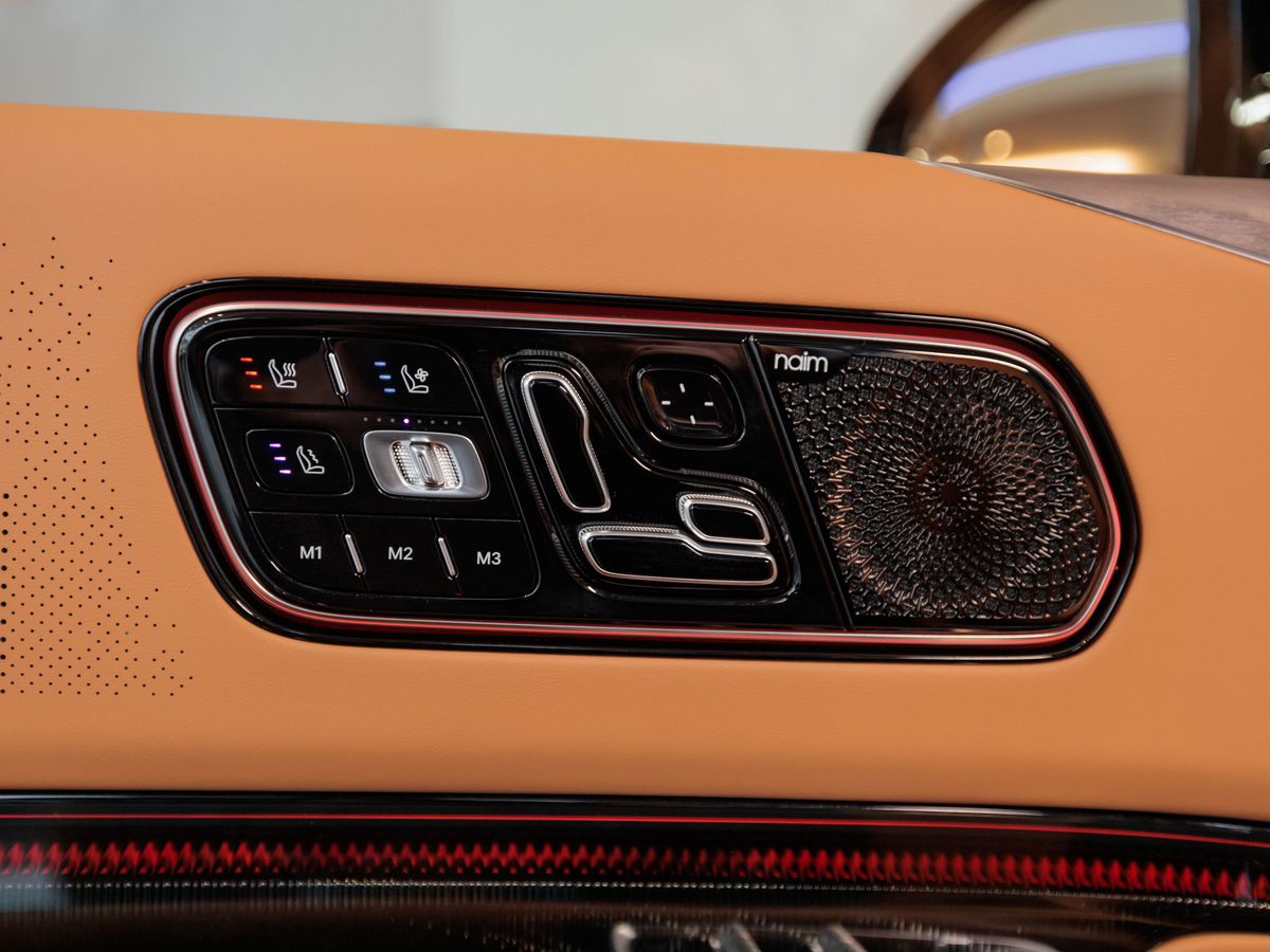 Zeekr 9X 55 kWh 2.0hyb AT (898 л.с.) 4WD