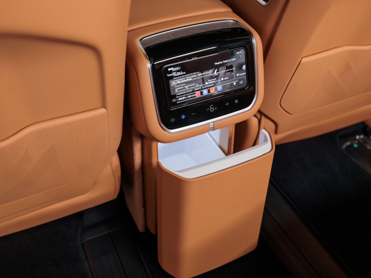 Zeekr 9X 55 kWh 2.0hyb AT (898 л.с.) 4WD