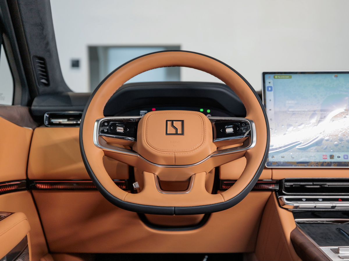 Zeekr 9X 55 kWh 2.0hyb AT (898 л.с.) 4WD