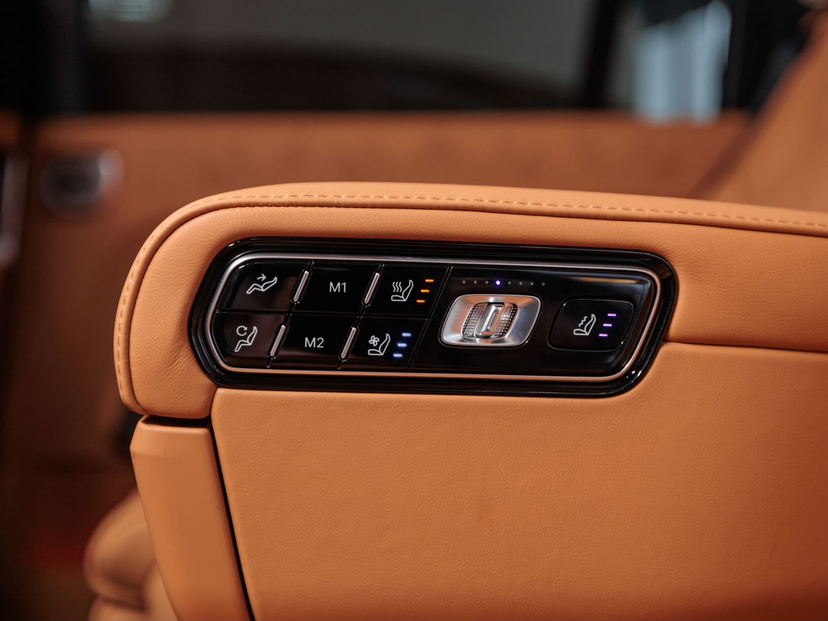 Zeekr 9X 55 kWh 2.0hyb AT (898 л.с.) 4WD