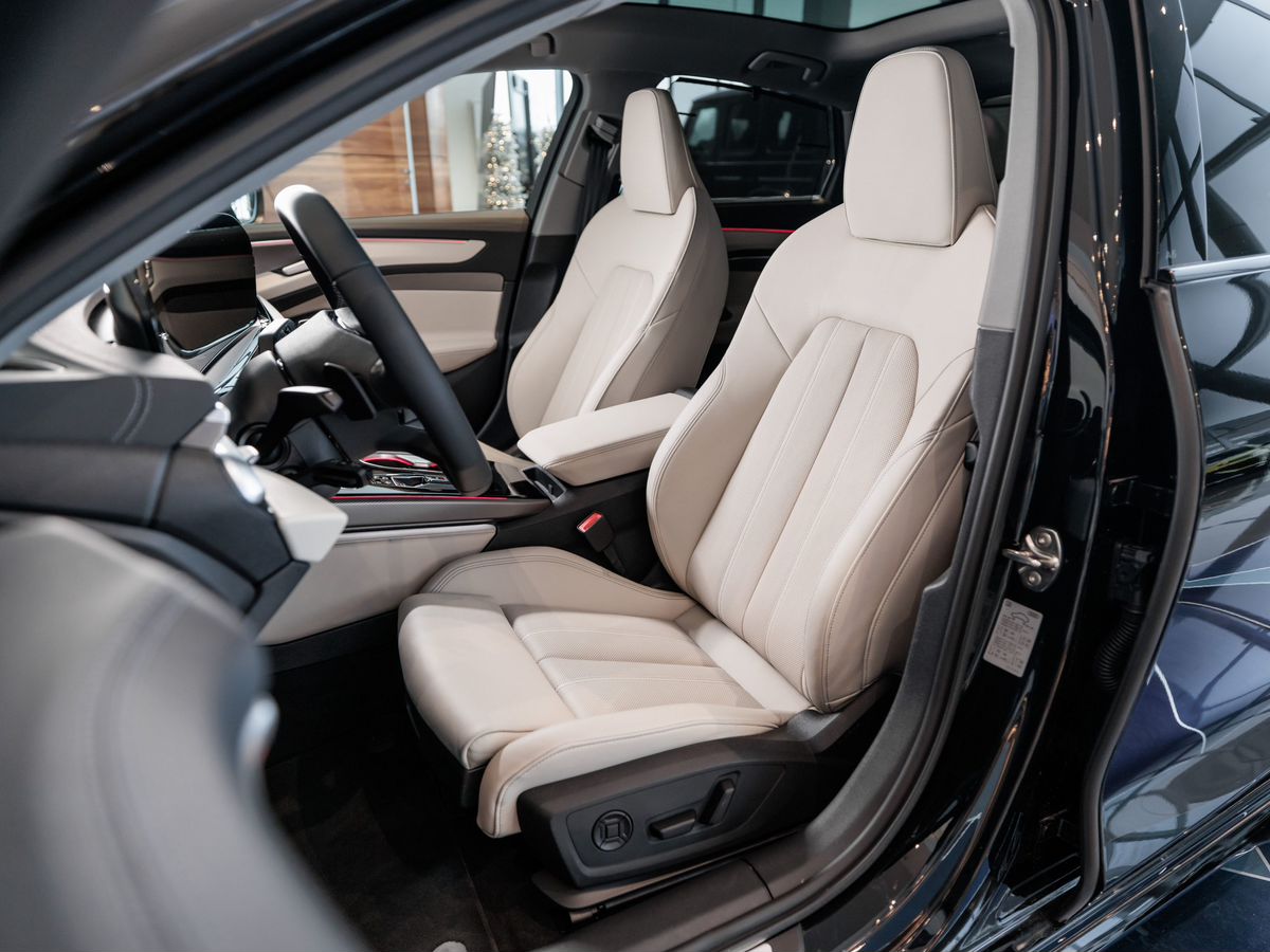 Audi A6 VI (C9) 2.0d AMT (204 л.с.) 4WD