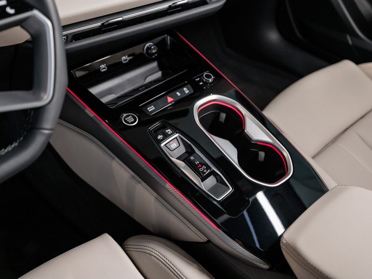 Audi A6 VI (C9) 2.0d AMT (204 л.с.) 4WD