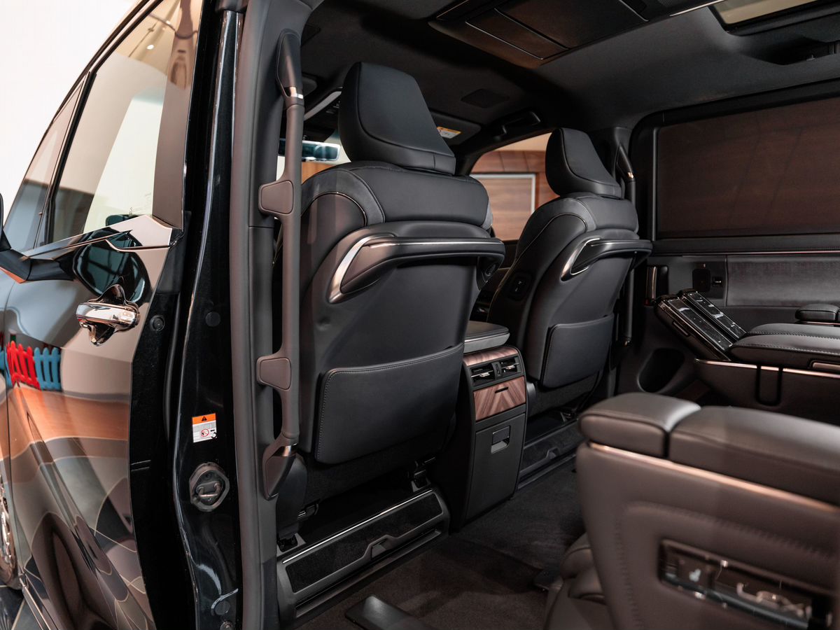 Lexus LM II 350h 2.5hyb CVT (250 л.с.) 4WD