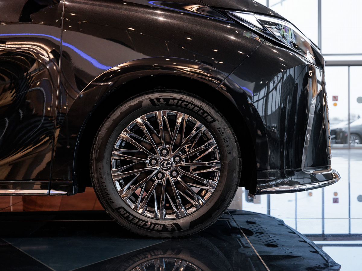 Lexus LM II 350h 2.5hyb CVT (250 л.с.) 4WD