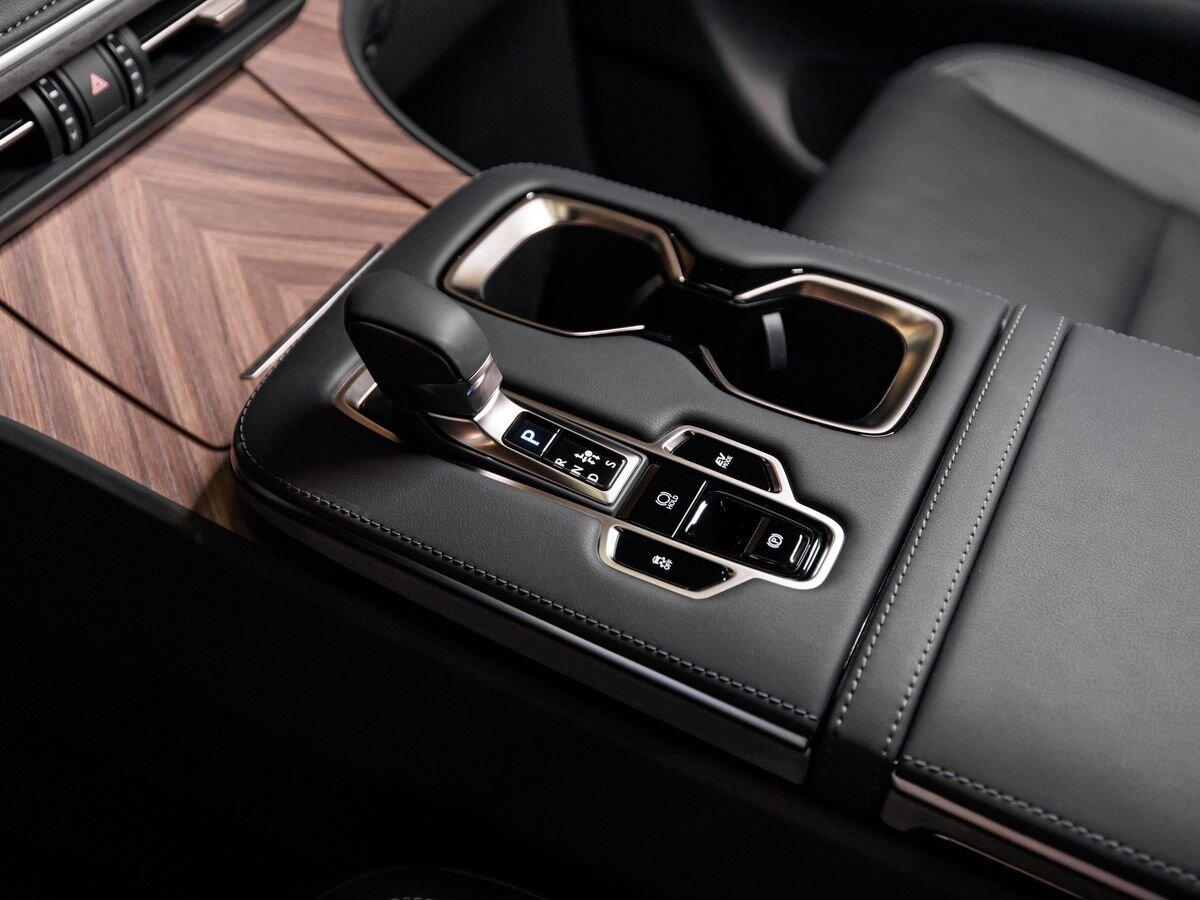 Lexus LM II 350h 2.5hyb CVT (250 л.с.) 4WD