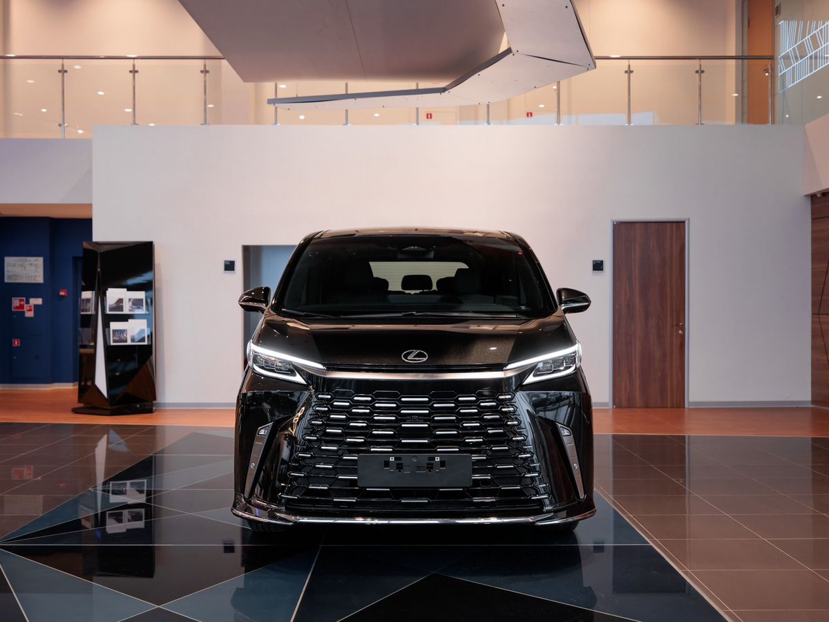 Lexus LM II 350h 2.5hyb CVT (250 л.с.) 4WD