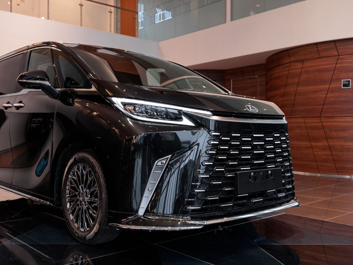 Lexus LM II 350h 2.5hyb CVT (250 л.с.) 4WD