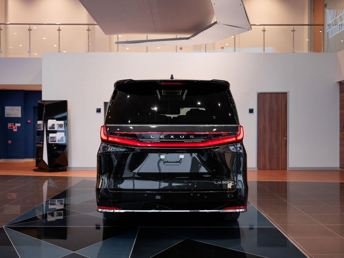 Lexus LM II 350h 2.5hyb CVT (250 л.с.) 4WD