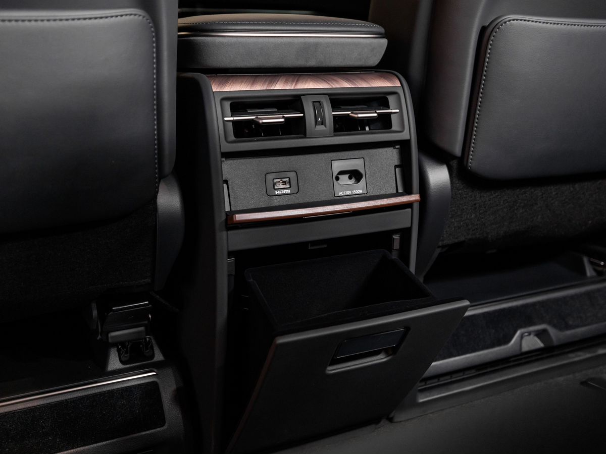 Lexus LM II 350h 2.5hyb CVT (250 л.с.) 4WD