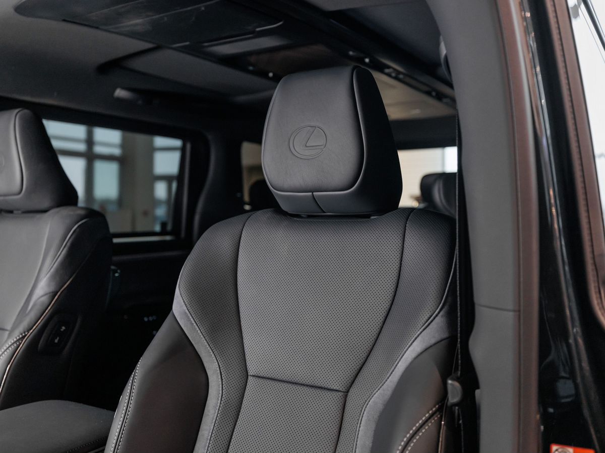 Lexus LM II 350h 2.5hyb CVT (250 л.с.) 4WD