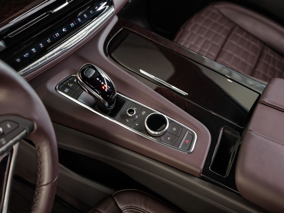 Cadillac Escalade V ESV 6.2 AT (420 л.с.) 4WD