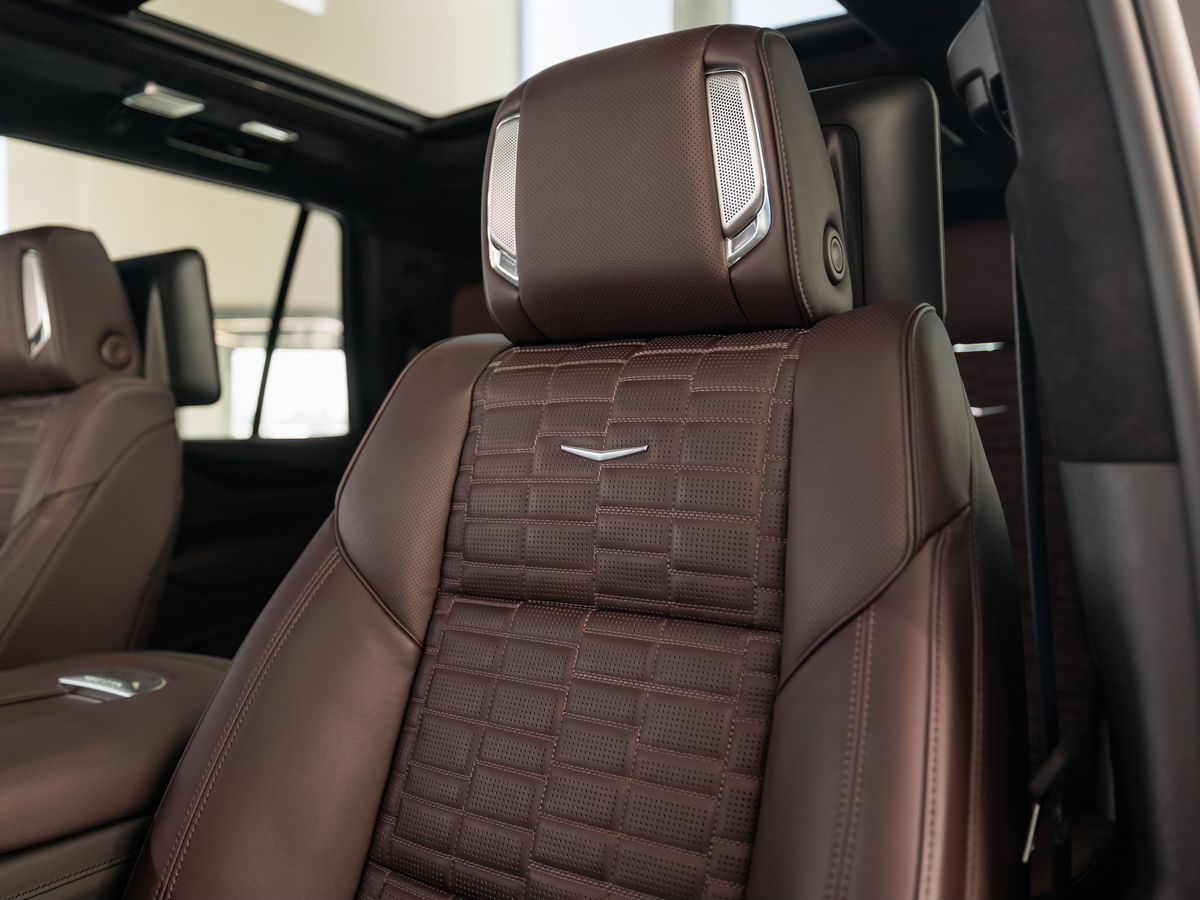 Cadillac Escalade V ESV 6.2 AT (420 л.с.) 4WD