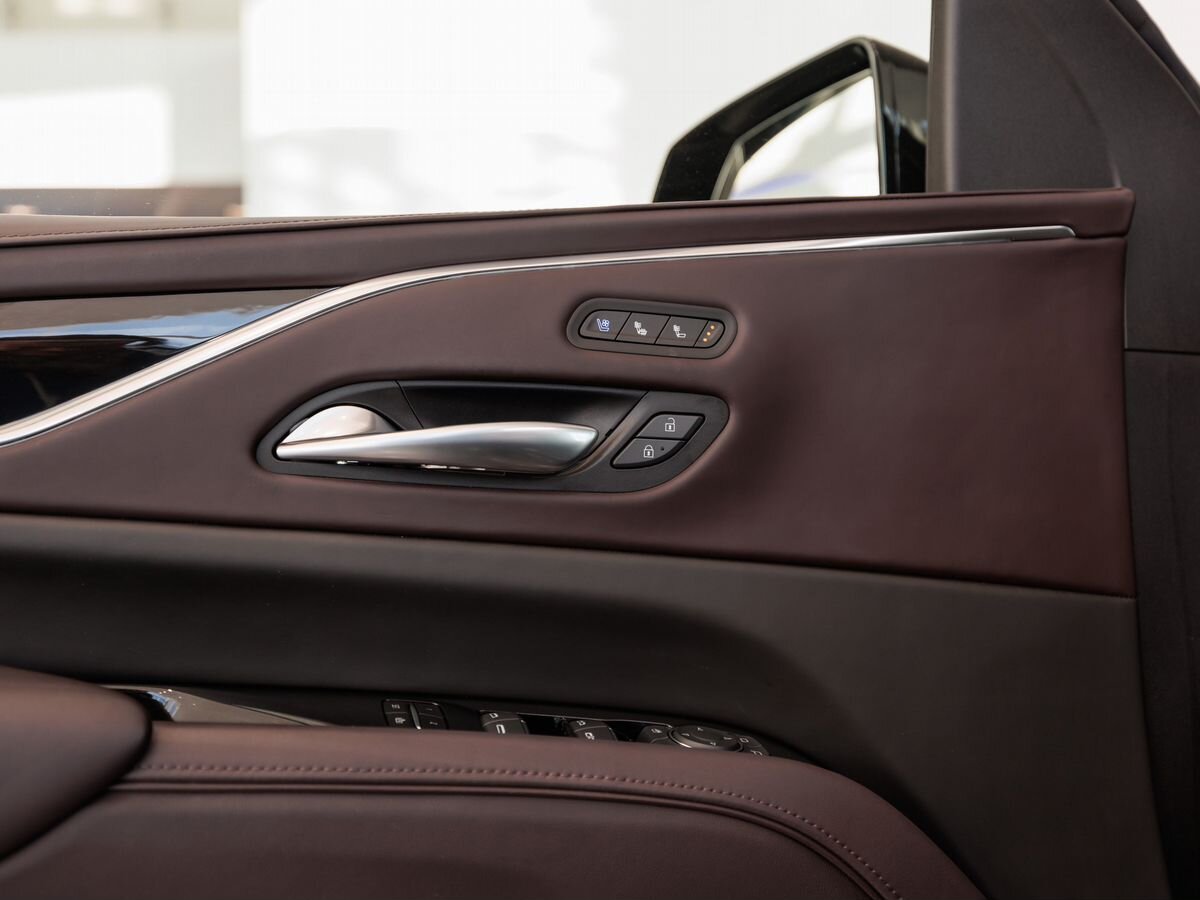 Cadillac Escalade V ESV 6.2 AT (420 л.с.) 4WD