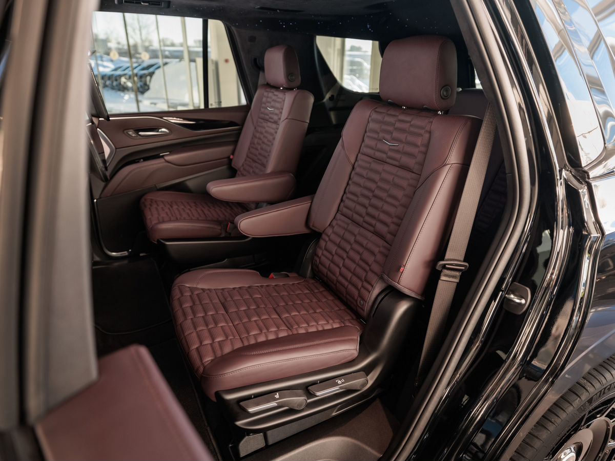 Cadillac Escalade V ESV 6.2 AT (420 л.с.) 4WD