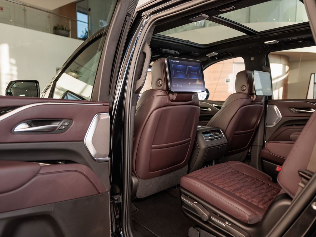 Cadillac Escalade V ESV 6.2 AT (420 л.с.) 4WD