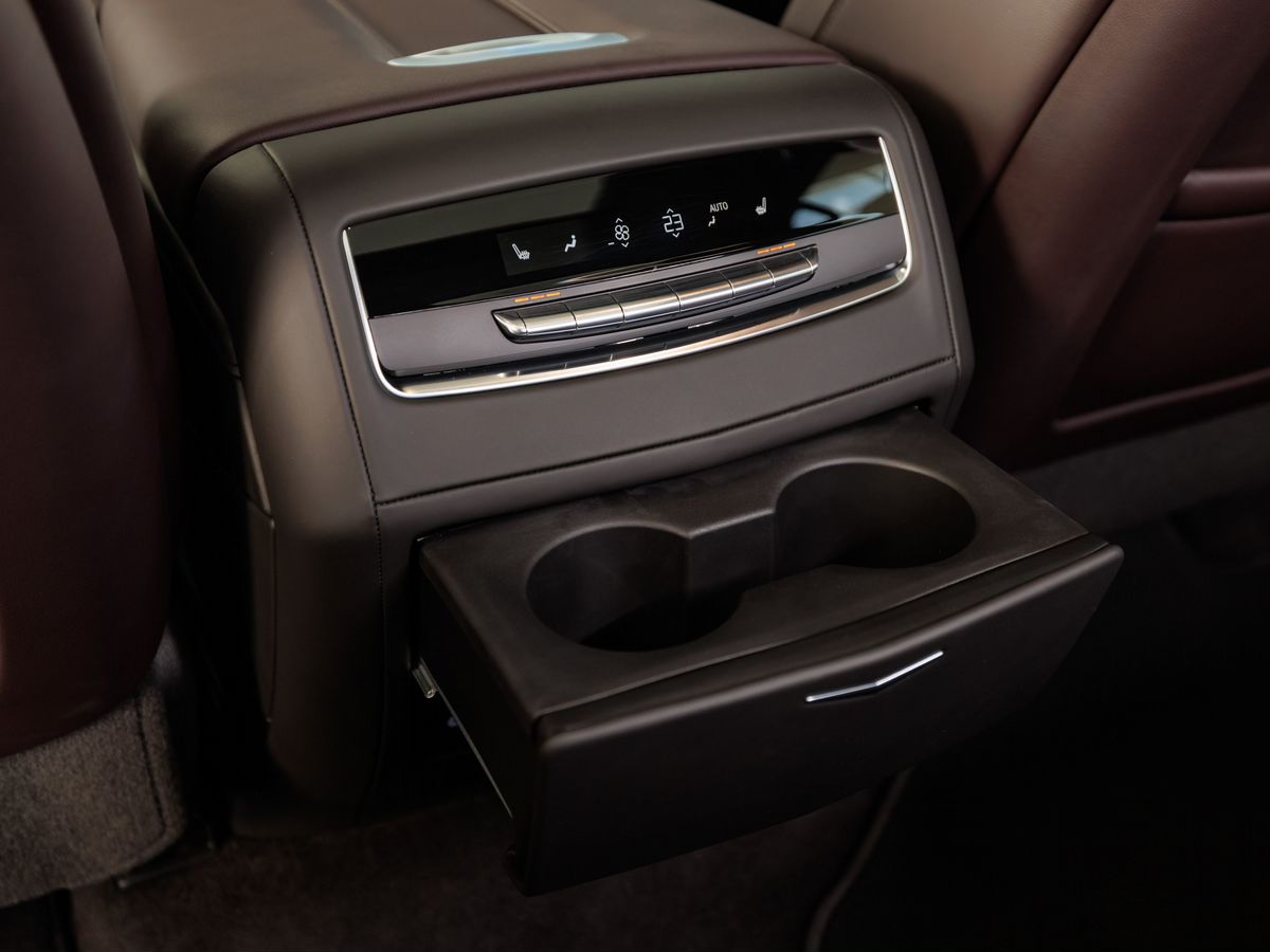 Cadillac Escalade V ESV 6.2 AT (420 л.с.) 4WD