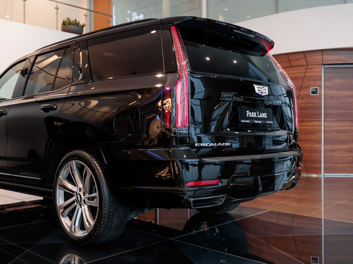 Cadillac Escalade V Рестайлинг 6.2 AT (420 л.с.) 4WD
