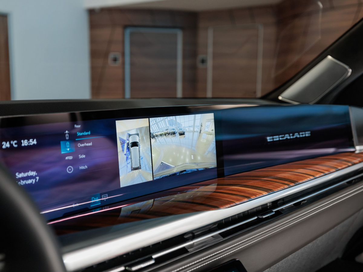 Cadillac Escalade V Рестайлинг 6.2 AT (420 л.с.) 4WD