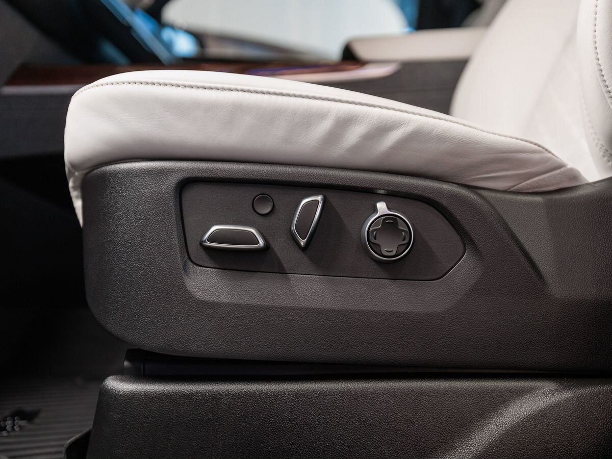 Cadillac Escalade V Рестайлинг 6.2 AT (420 л.с.) 4WD