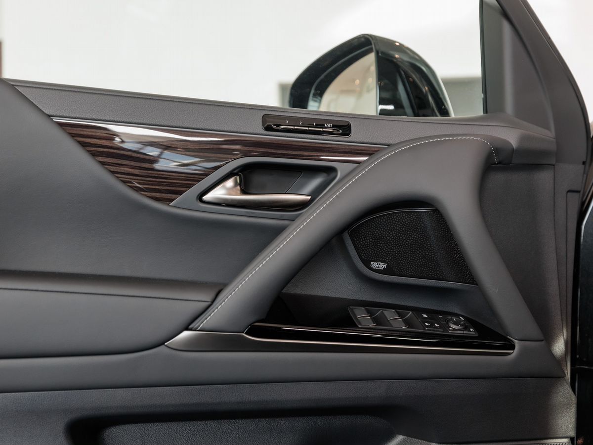 Lexus LX IV 600 3.4 AT (415 л.с.) 4WD