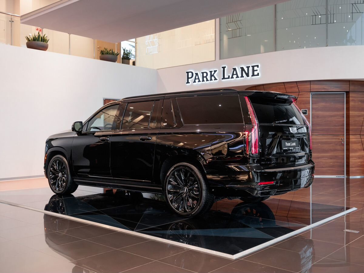 Cadillac Escalade V Рестайлинг ESV 6.2 AT (420 л.с.) 4WD