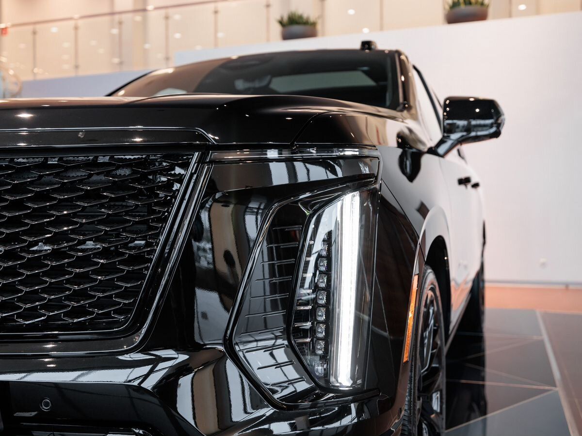 Cadillac Escalade V Рестайлинг ESV 6.2 AT (420 л.с.) 4WD